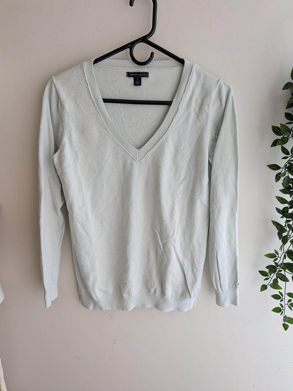 Tommy Hilfiger Y2K Pale Blue V-Neck Women's Sweater